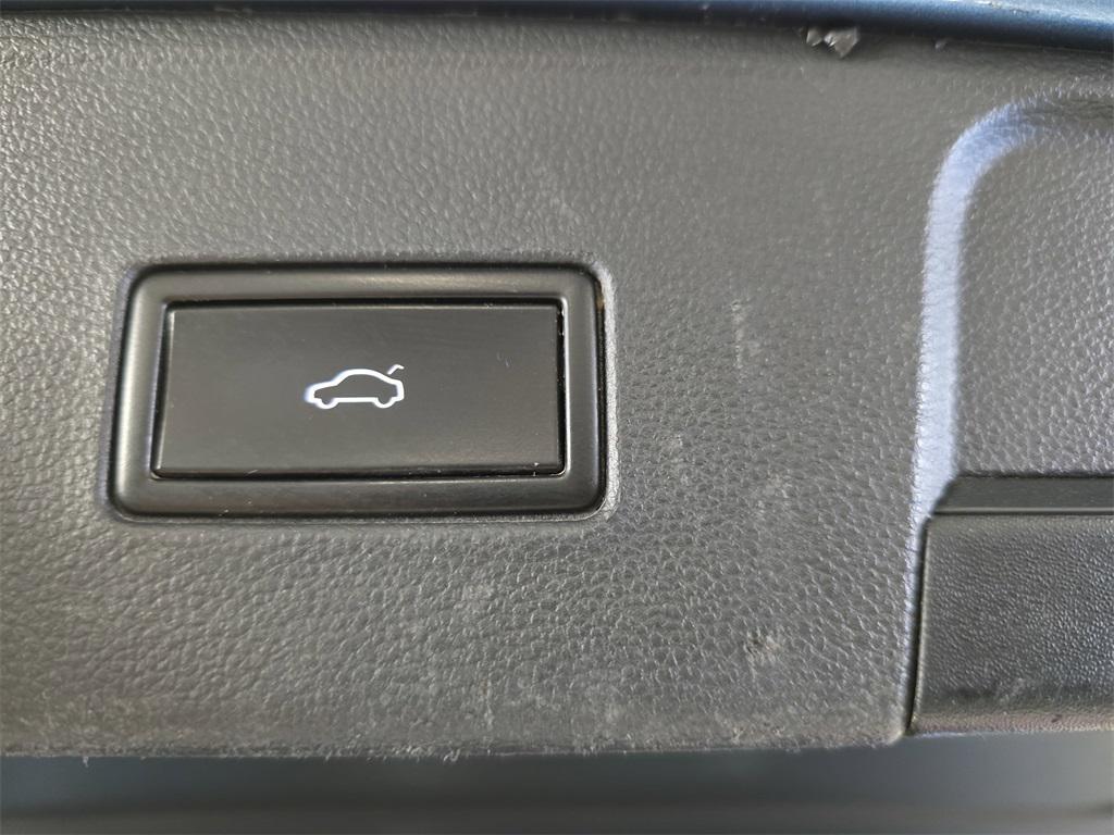 used 2021 Volkswagen Atlas car, priced at $20,291