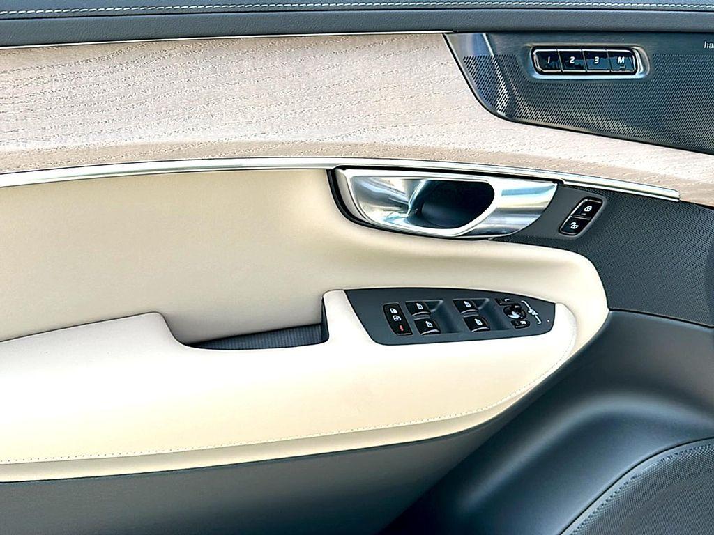 new 2026 Volvo XC90 car, priced at $71,945