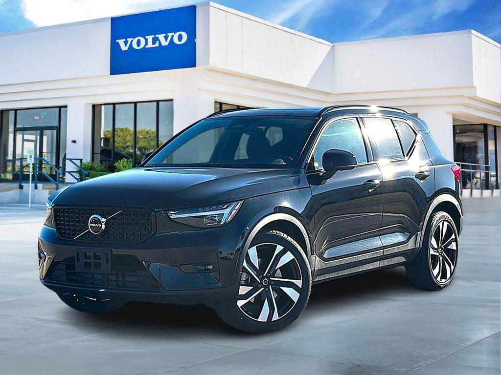 new 2025 Volvo XC40 car, priced at $42,595