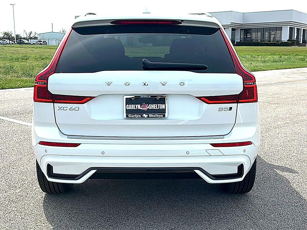 new 2026 Volvo XC60 car, priced at $58,105