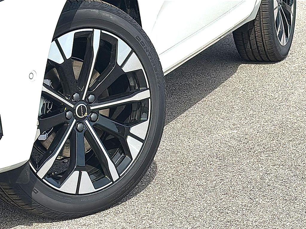 new 2026 Volvo XC60 car, priced at $58,105