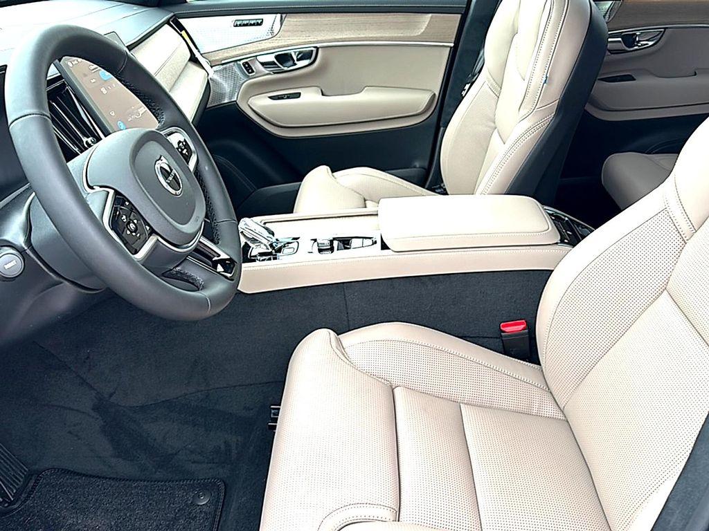 new 2025 Volvo XC90 Plug-In Hybrid car, priced at $78,695