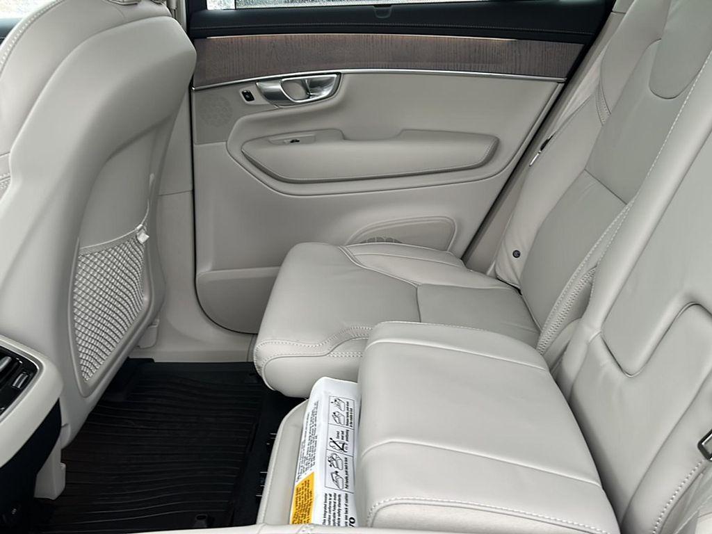 new 2026 Volvo XC90 car, priced at $75,155