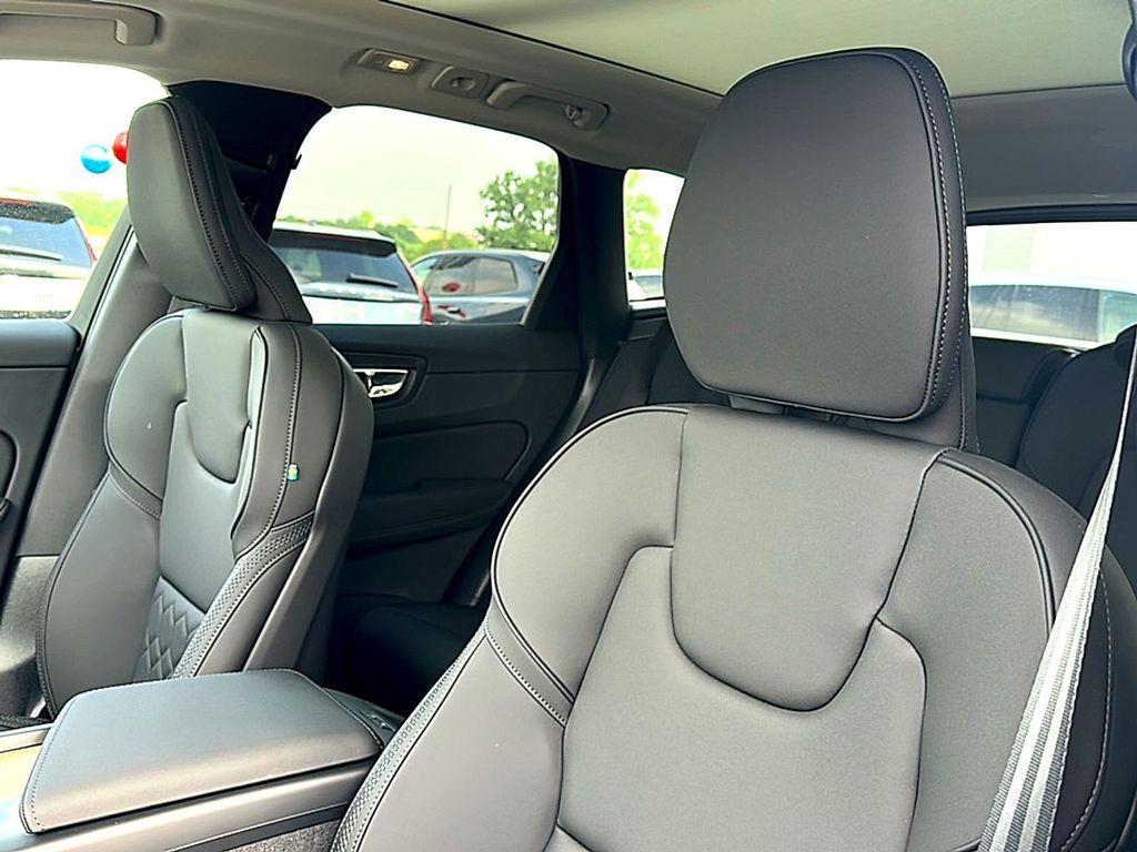 new 2026 Volvo XC60 car, priced at $58,105