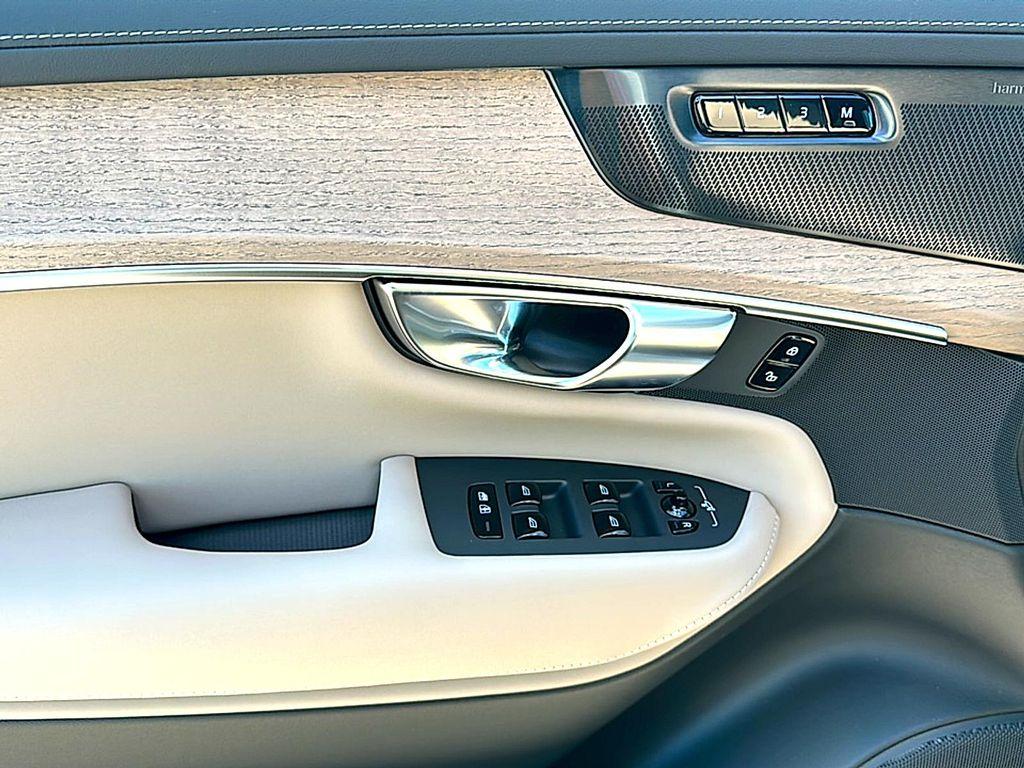 new 2026 Volvo XC90 Plug-In Hybrid car, priced at $81,995