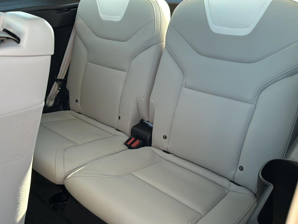 new 2025 Volvo EX90 car, priced at $85,640