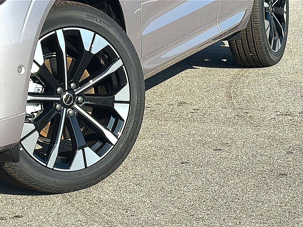 new 2026 Volvo XC60 car, priced at $57,985