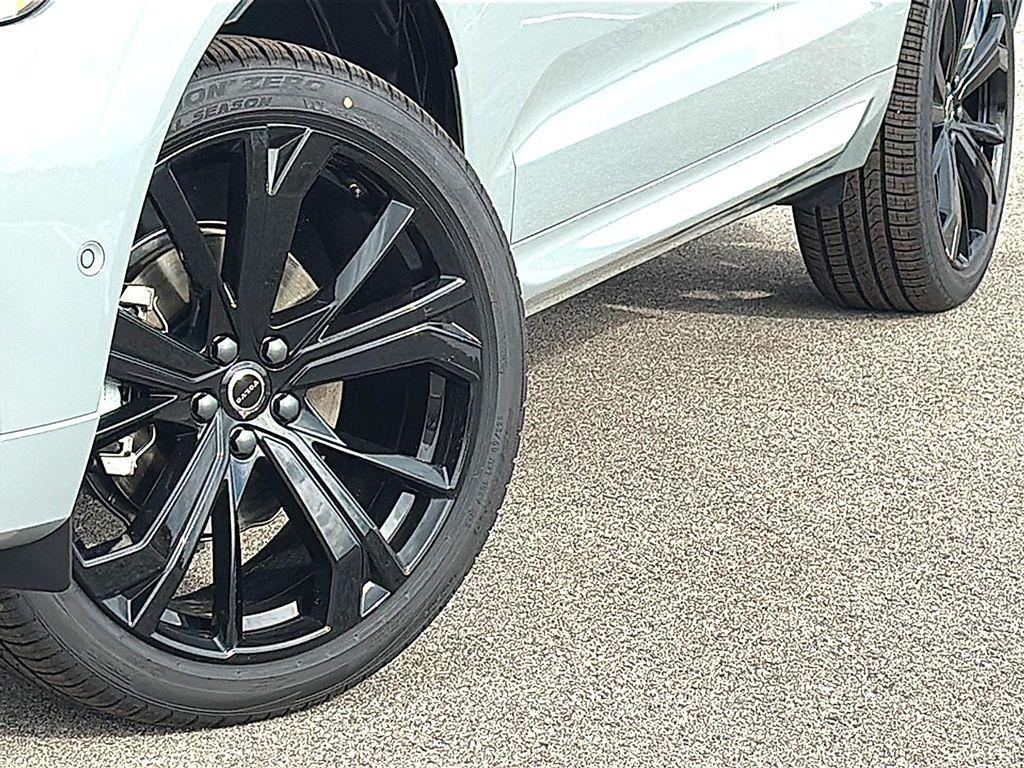 new 2026 Volvo XC60 car, priced at $62,195