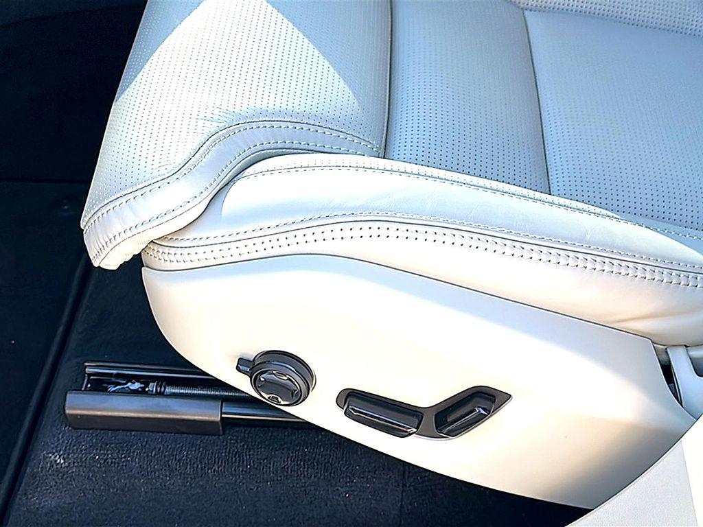 new 2026 Volvo XC90 Plug-In Hybrid car, priced at $85,625