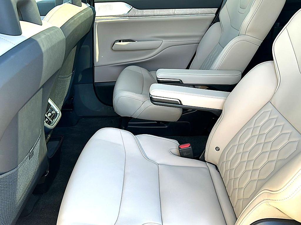 new 2025 Volvo EX90 car, priced at $88,140