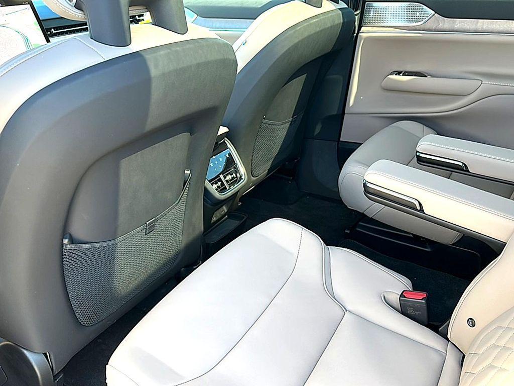 new 2025 Volvo EX90 car, priced at $88,140