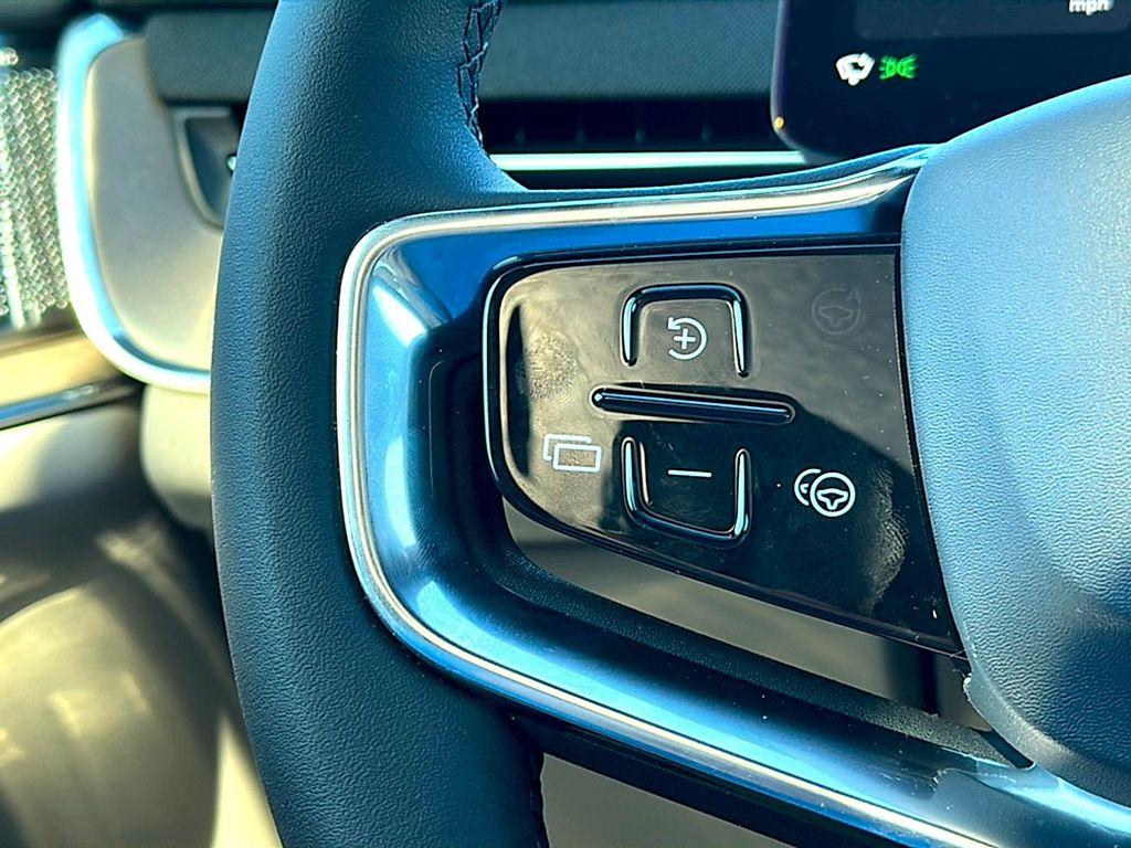 new 2025 Volvo EX90 car, priced at $88,140