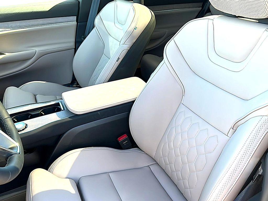 new 2025 Volvo EX90 car, priced at $88,140