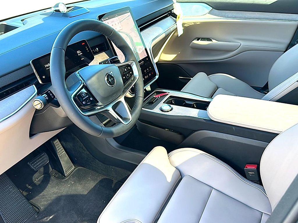 new 2025 Volvo EX90 car, priced at $88,140
