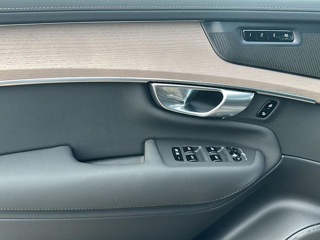 new 2025 Volvo XC90 car, priced at $60,458