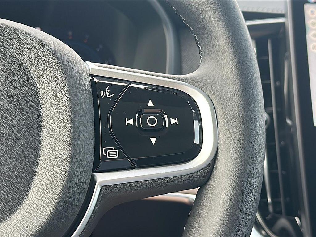 new 2025 Volvo XC90 car, priced at $60,458