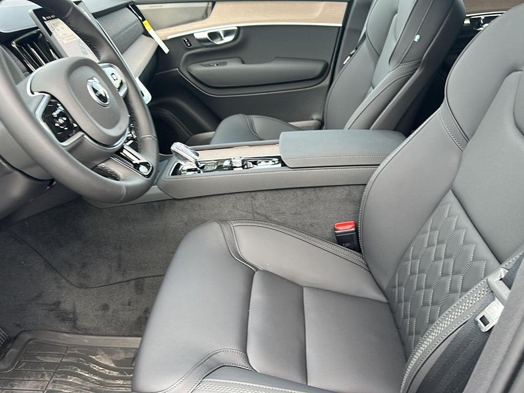 new 2025 Volvo XC90 car, priced at $60,458