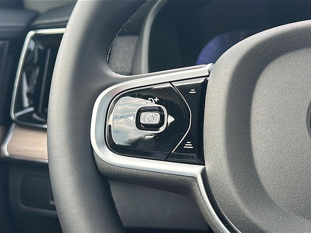 new 2025 Volvo XC90 car, priced at $60,458