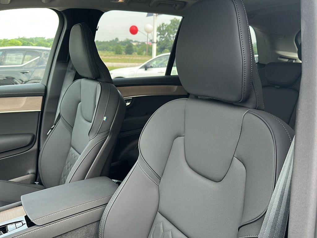 new 2025 Volvo XC90 car, priced at $60,458
