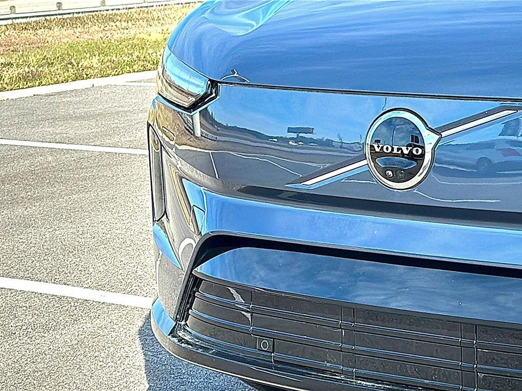 new 2025 Volvo EX90 car, priced at $88,840