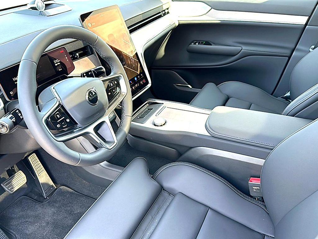 new 2025 Volvo EX90 car, priced at $88,840