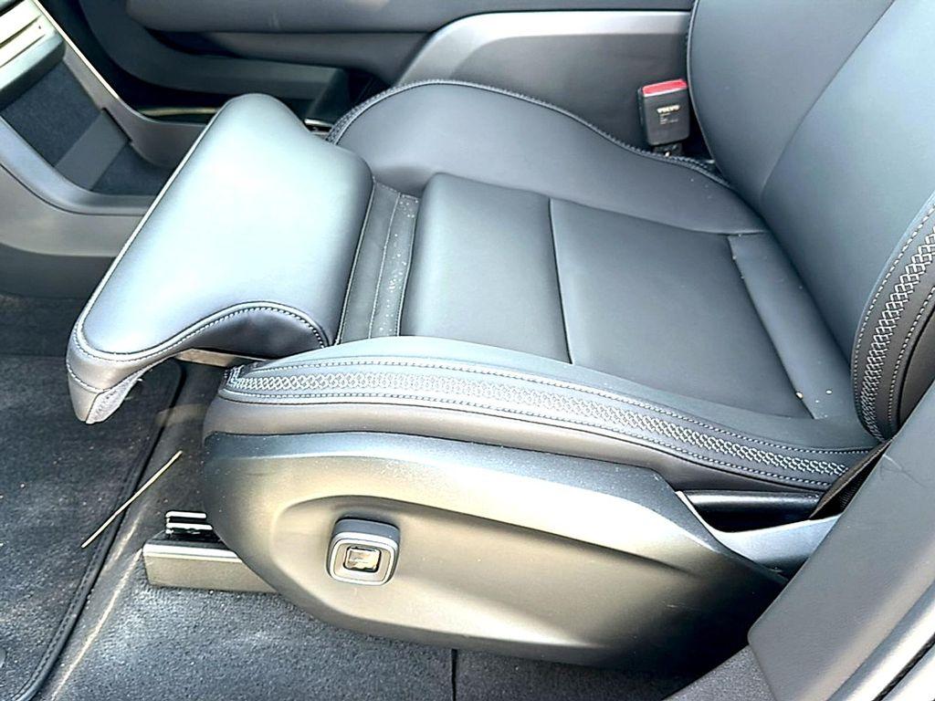 new 2025 Volvo EX90 car, priced at $88,840