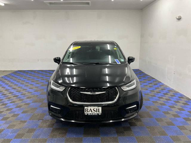 used 2024 Chrysler Pacifica car, priced at $29,500
