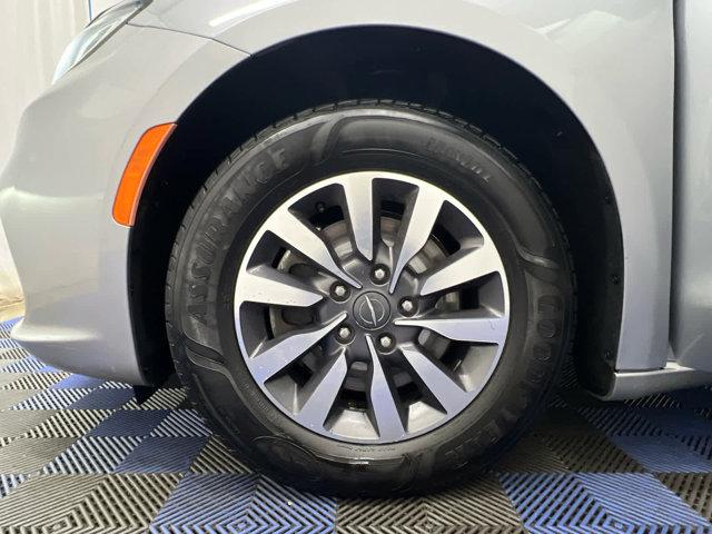used 2021 Chrysler Pacifica car, priced at $20,990