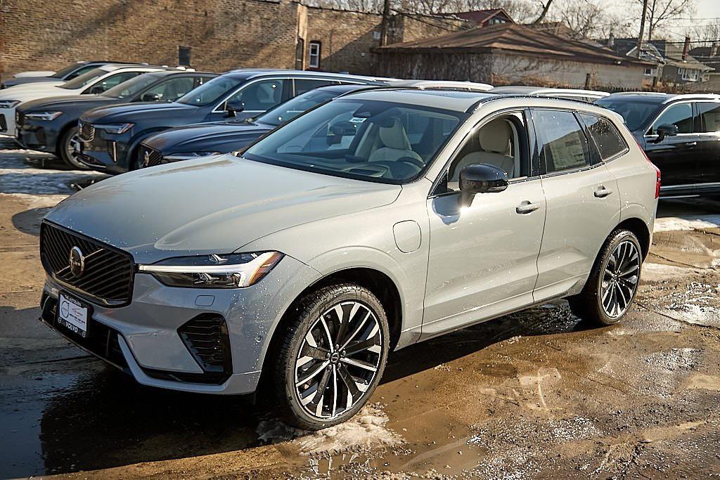 new 2026 Volvo XC60 Plug-In Hybrid car, priced at $72,735