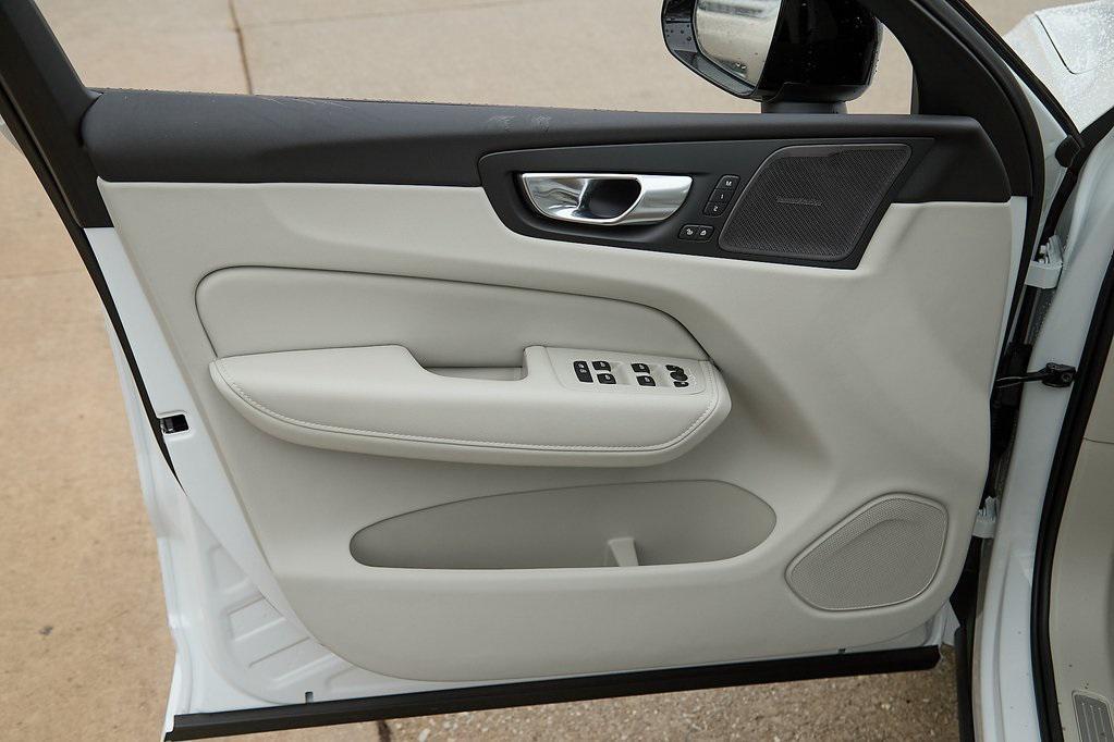 new 2026 Volvo XC60 car, priced at $60,935