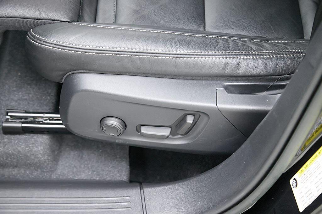 used 2023 Volvo XC40 car, priced at $30,495