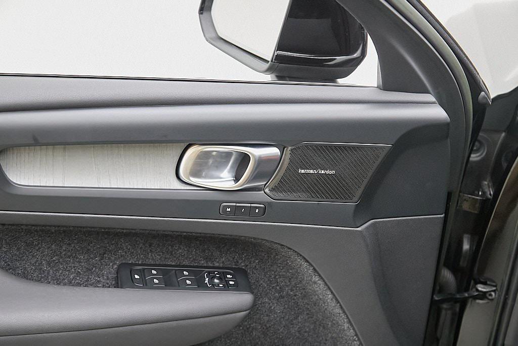 used 2023 Volvo XC40 car, priced at $30,495