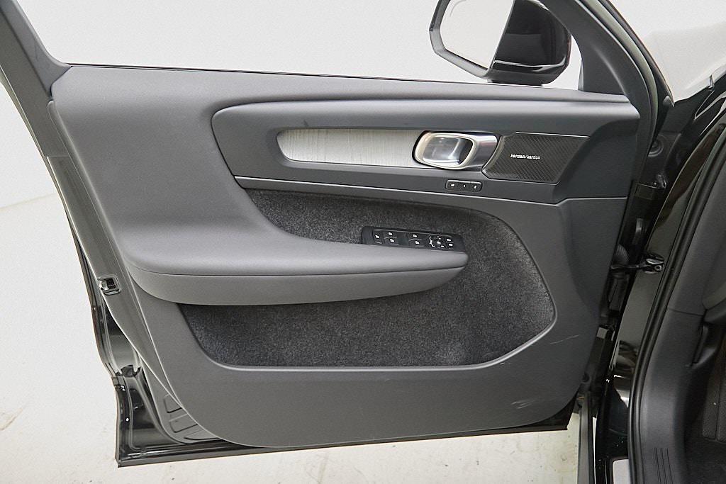 used 2023 Volvo XC40 car, priced at $30,495