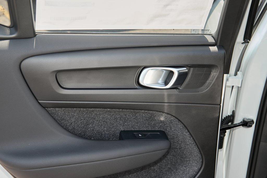 new 2026 Volvo XC40 car, priced at $41,995