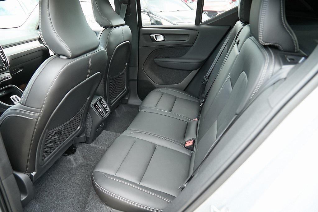 new 2025 Volvo XC40 car, priced at $39,995