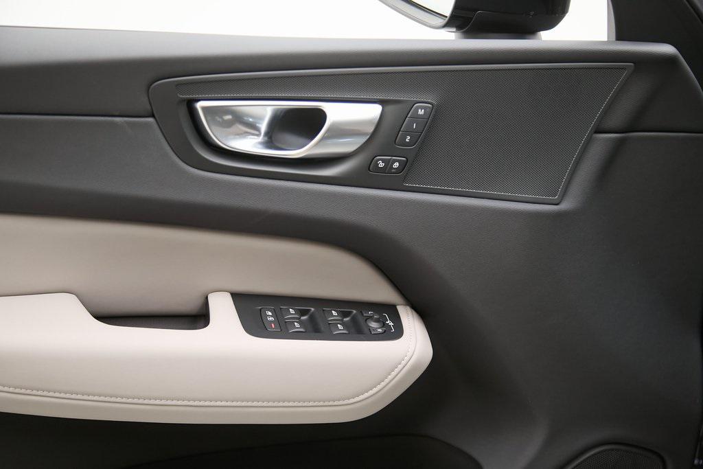 new 2026 Volvo XC60 car, priced at $55,985