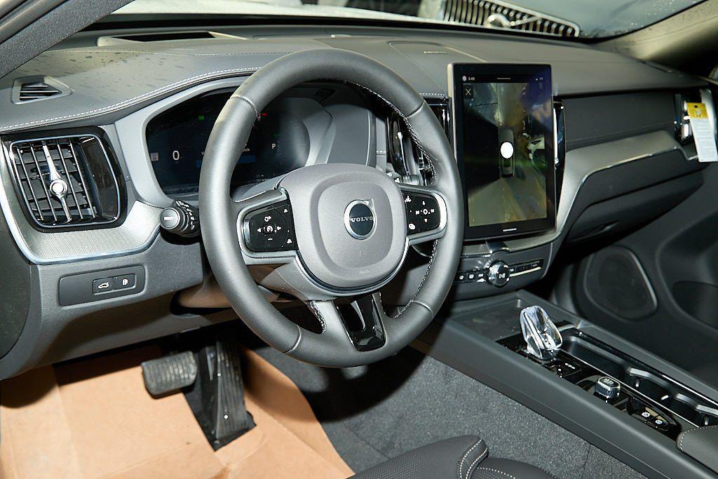 new 2026 Volvo XC60 Plug-In Hybrid car, priced at $73,710