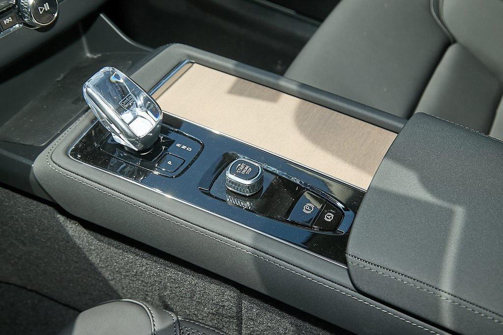 new 2025 Volvo XC90 car, priced at $66,995