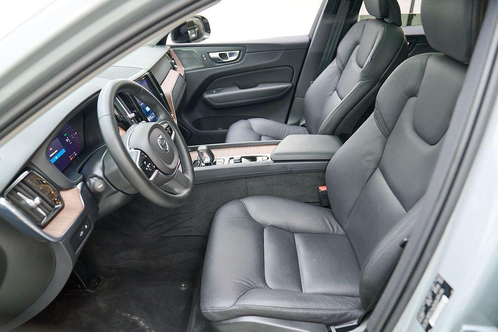 used 2024 Volvo XC60 Recharge Plug-In Hybrid car, priced at $43,995