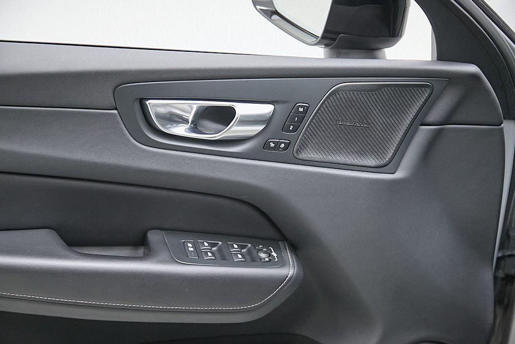 used 2023 Volvo XC60 car, priced at $31,995