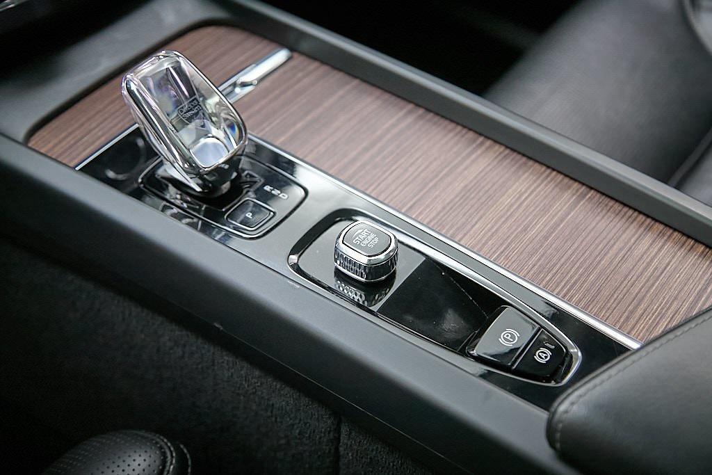 used 2023 Volvo XC60 car, priced at $31,995