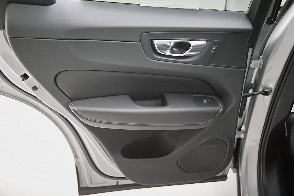 used 2023 Volvo XC60 car, priced at $31,995