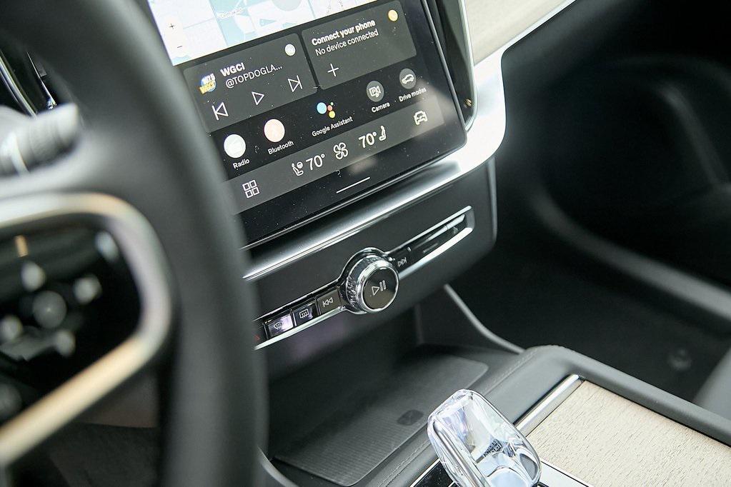 new 2025 Volvo XC90 car, priced at $62,995