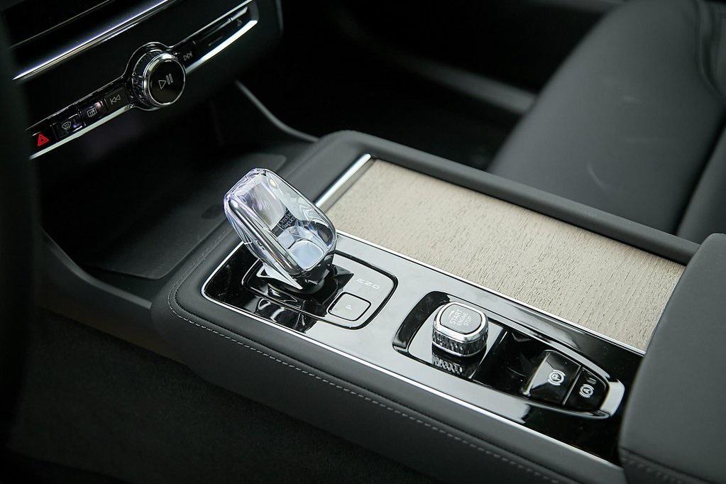 new 2025 Volvo XC90 car, priced at $62,995