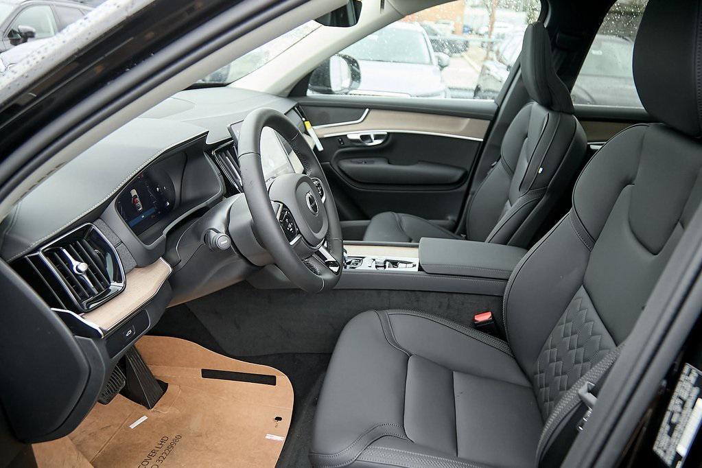 new 2025 Volvo XC90 car, priced at $62,995