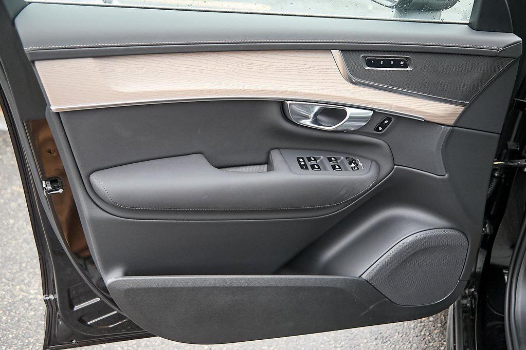 new 2025 Volvo XC90 car, priced at $62,995