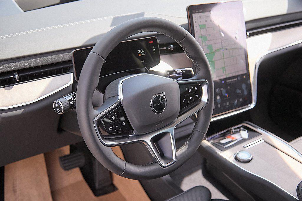 new 2025 Volvo EX90 car, priced at $77,495