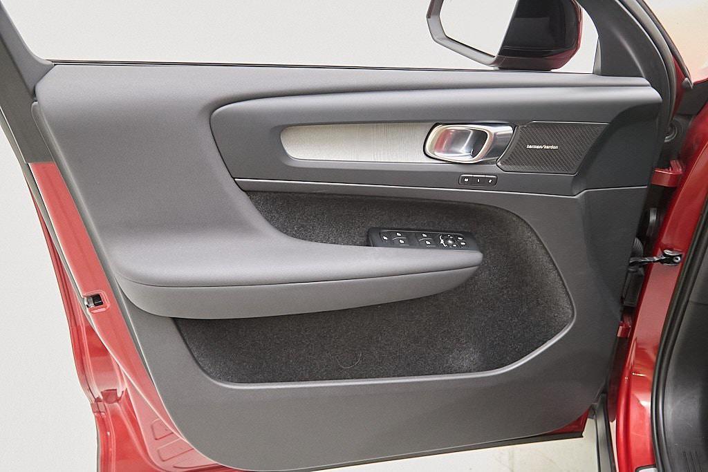 used 2023 Volvo XC40 car, priced at $27,995