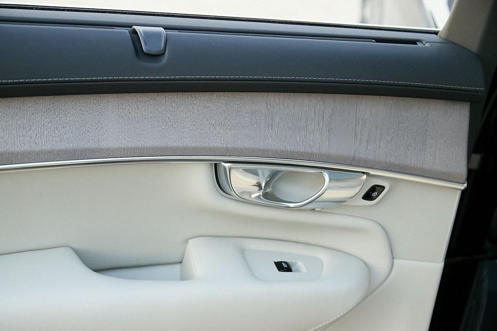 new 2026 Volvo XC90 Plug-In Hybrid car, priced at $82,695