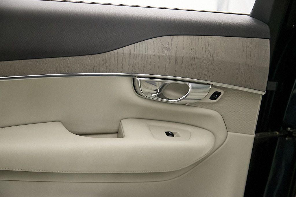 used 2024 Volvo XC90 Recharge Plug-In Hybrid car, priced at $51,495